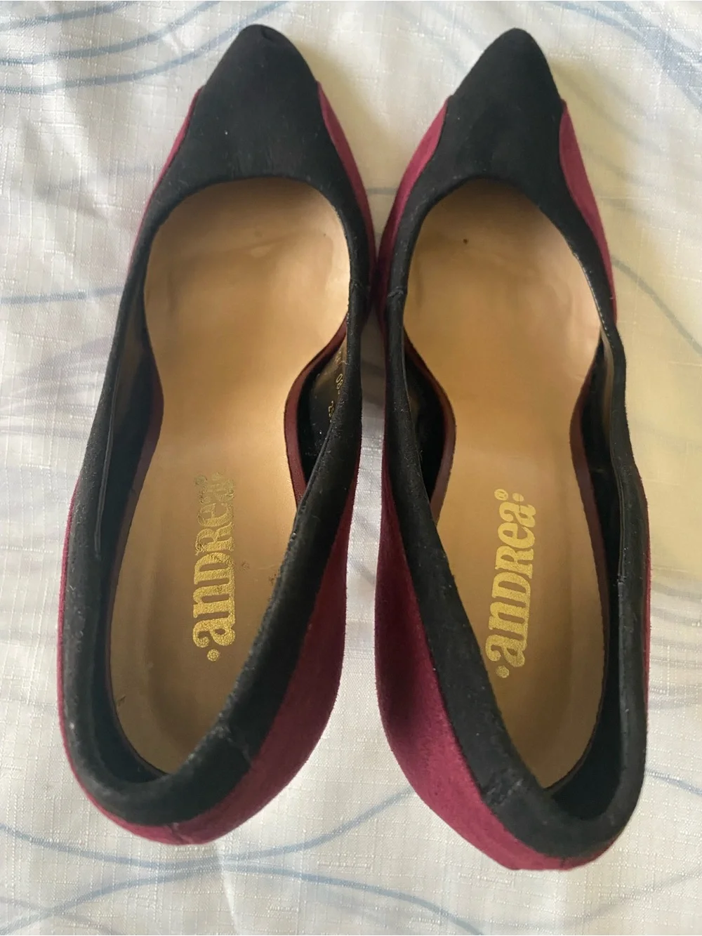 Andree Black and Burgundy Heel Size  7.5